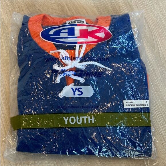 Athletic Knit Hockey Jersey, New York Islanders Pattern, Size Youth Small - Picture 4 of 4